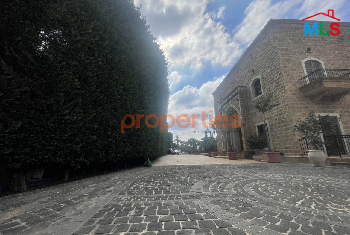 Luxury Furnished Palace for Sale – Mazboud Chouf – CPHR06