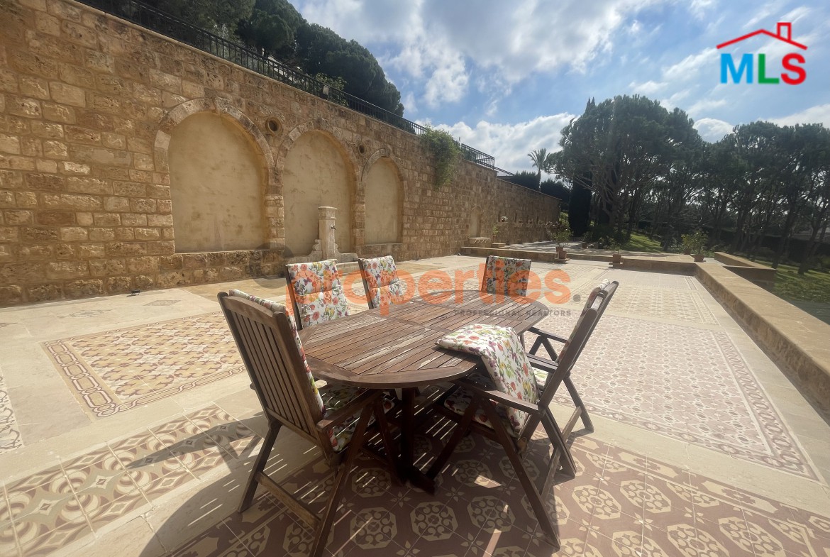 Luxury Furnished Palace for Sale – Mazboud Chouf – CPHR06