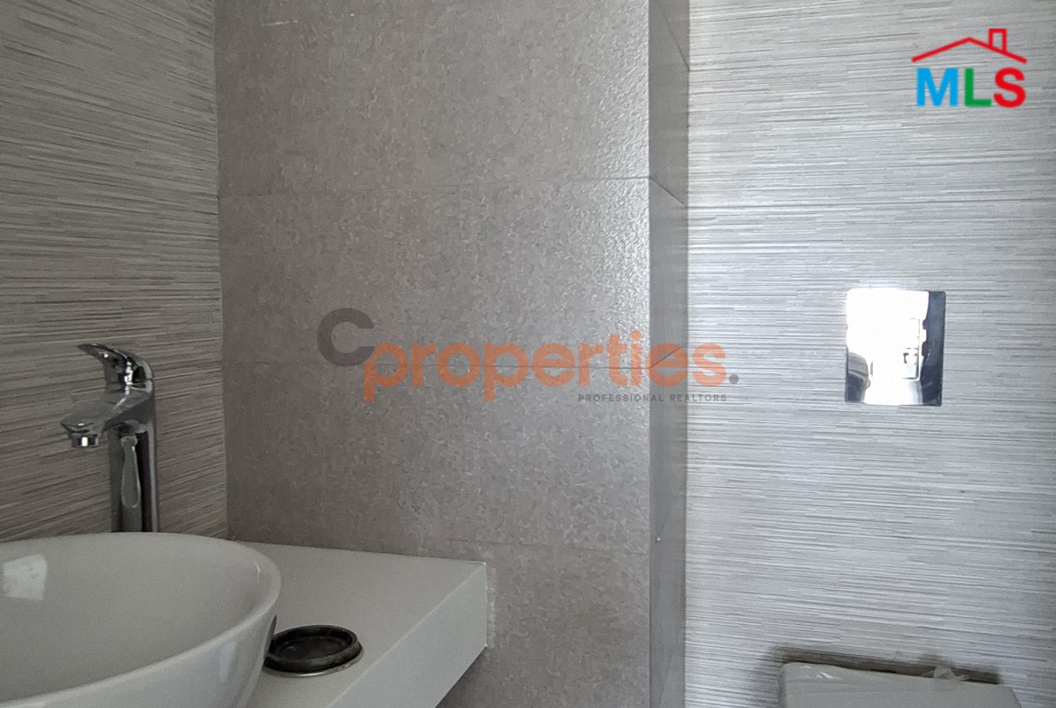 Apartment For Sale In Achrafieh – CPBWW40