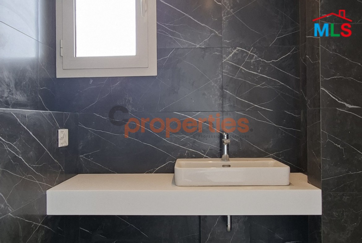 Apartment For Sale In Achrafieh – CPBWW39