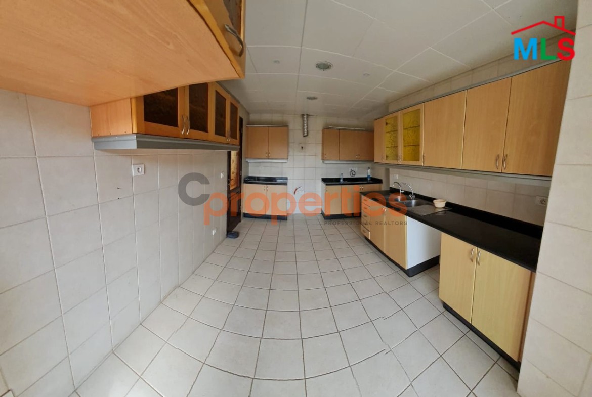 Luxury Apartment For Sale in Aramoun – CPHR05