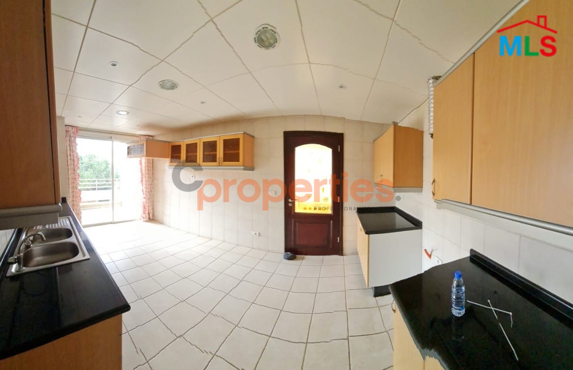 Luxury Apartment For Sale in Aramoun – CPHR05