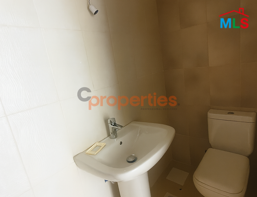 Duplex For Sale In Bouar – CPJGK07