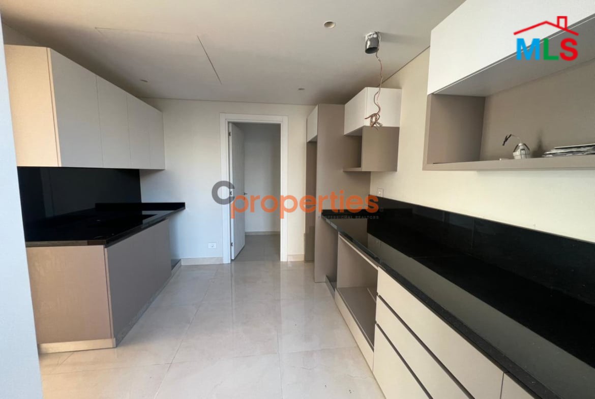 Apartment for sale in Achrafieh CPBWW132