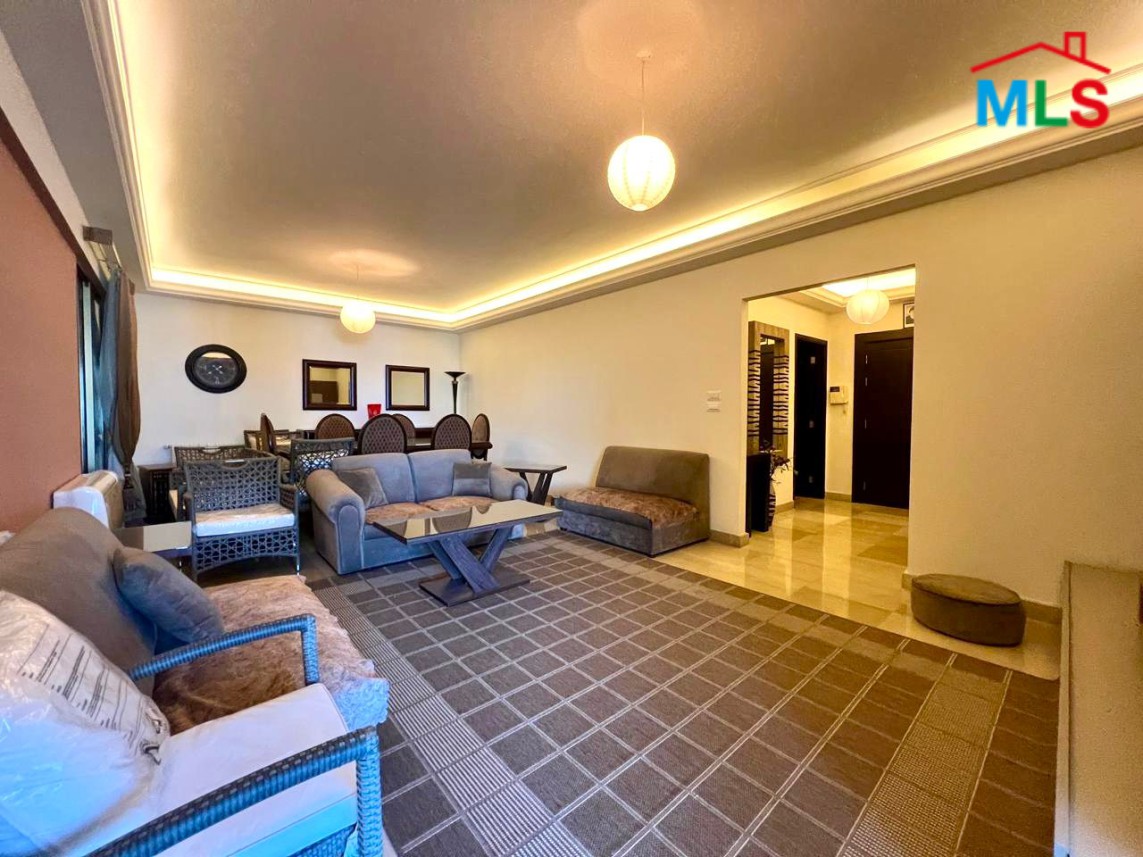 Bright Apartment For Rent in Achrafieh, Geitawi