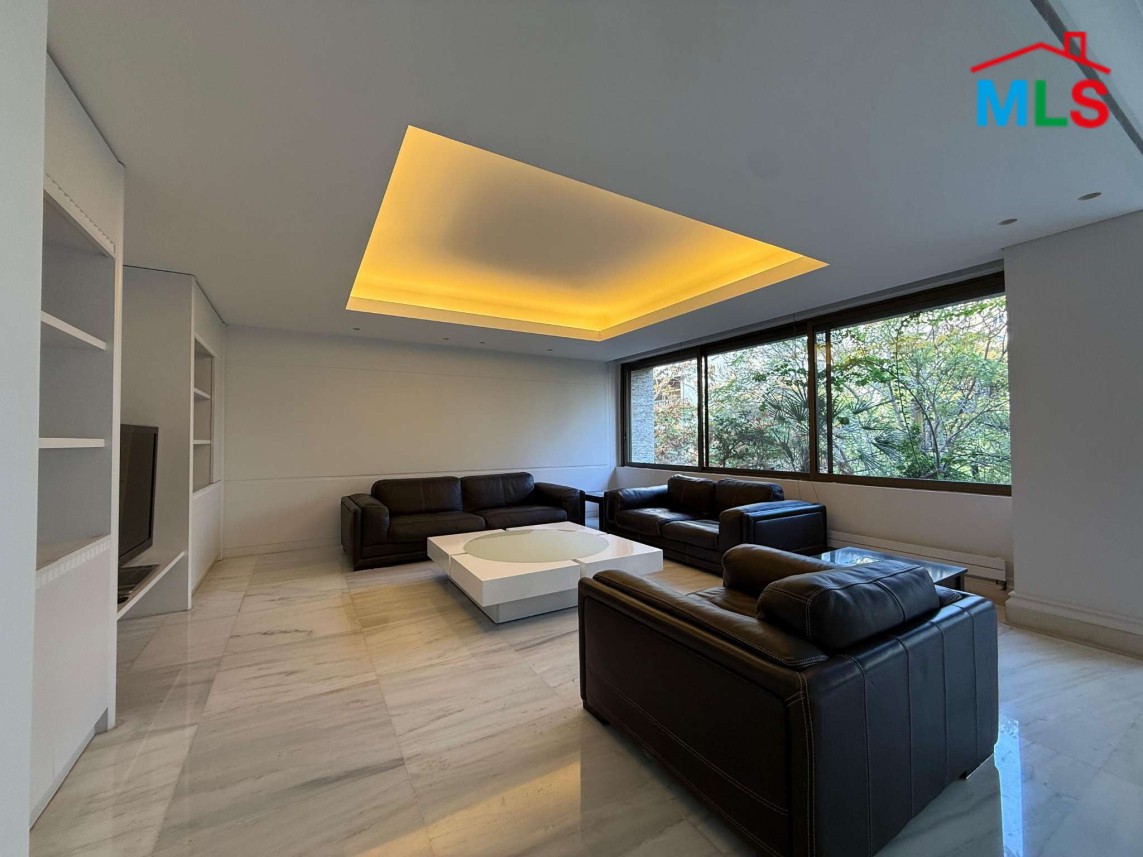 Elegant 4-Bedroom Apartment For Rent in Select area of Achrafieh, Carré D'or