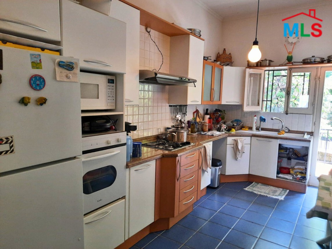 Apartment For Rent With Garden in Ballouneh