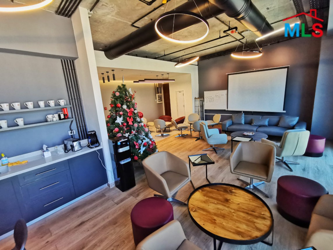 An Amazing Office for Rent in an Iconic Building in Achrafieh