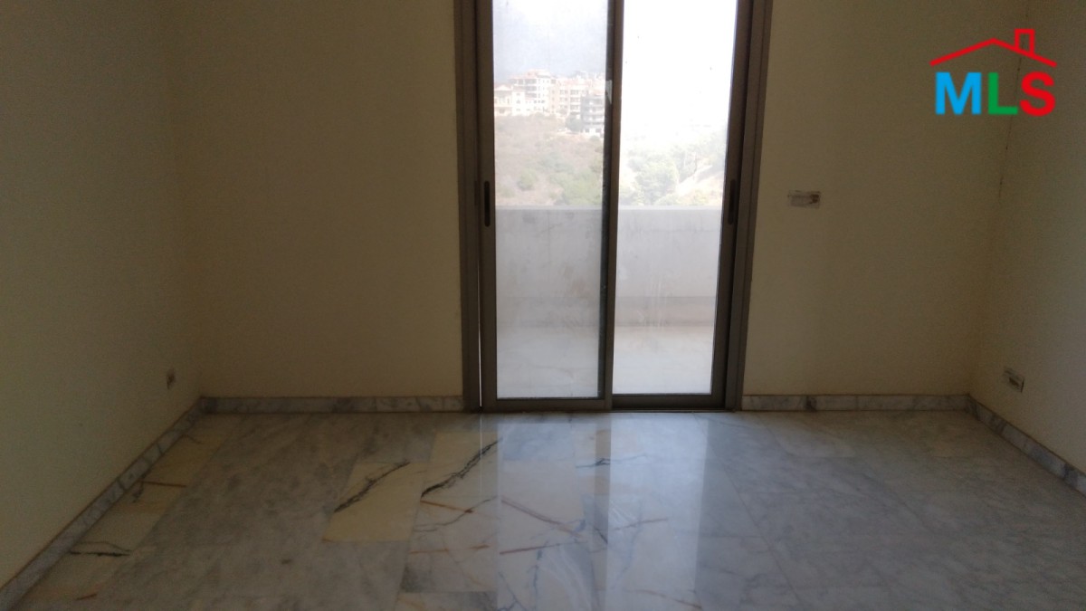 450 SQM Office for Rent in Aoukar