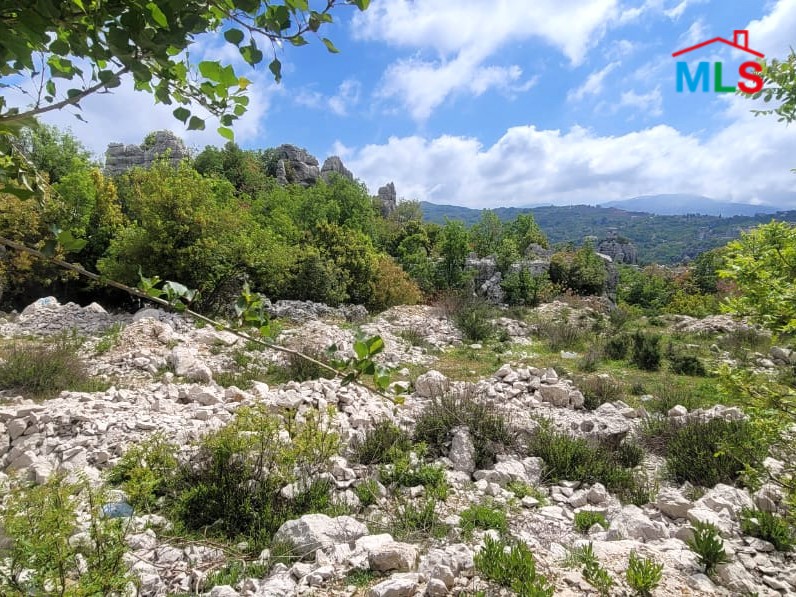 4,712 Land With Mountain View For Sale in Faytroun
