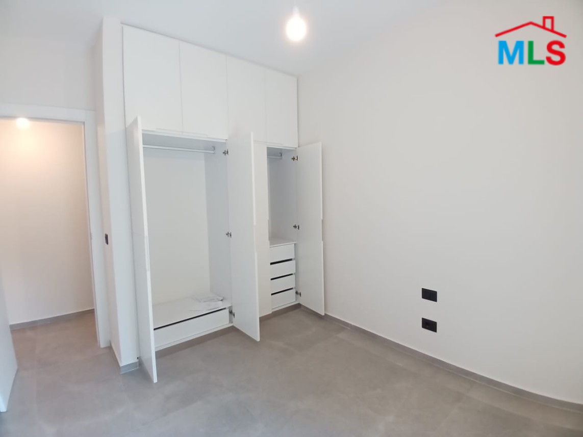 High-End Apartment with Sea and Mountain View For Sale in Roumie
