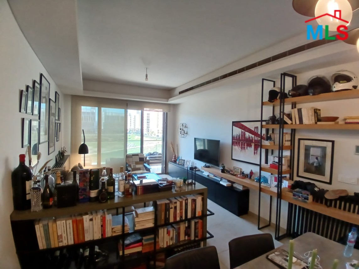 An Unfurnished Apartment For Sale in Waterfront, Dbayeh