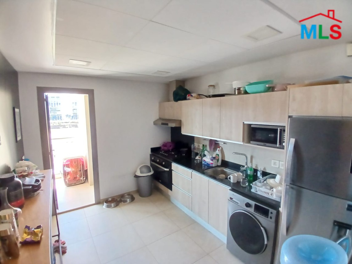 An Unfurnished Apartment For Sale in Waterfront, Dbayeh