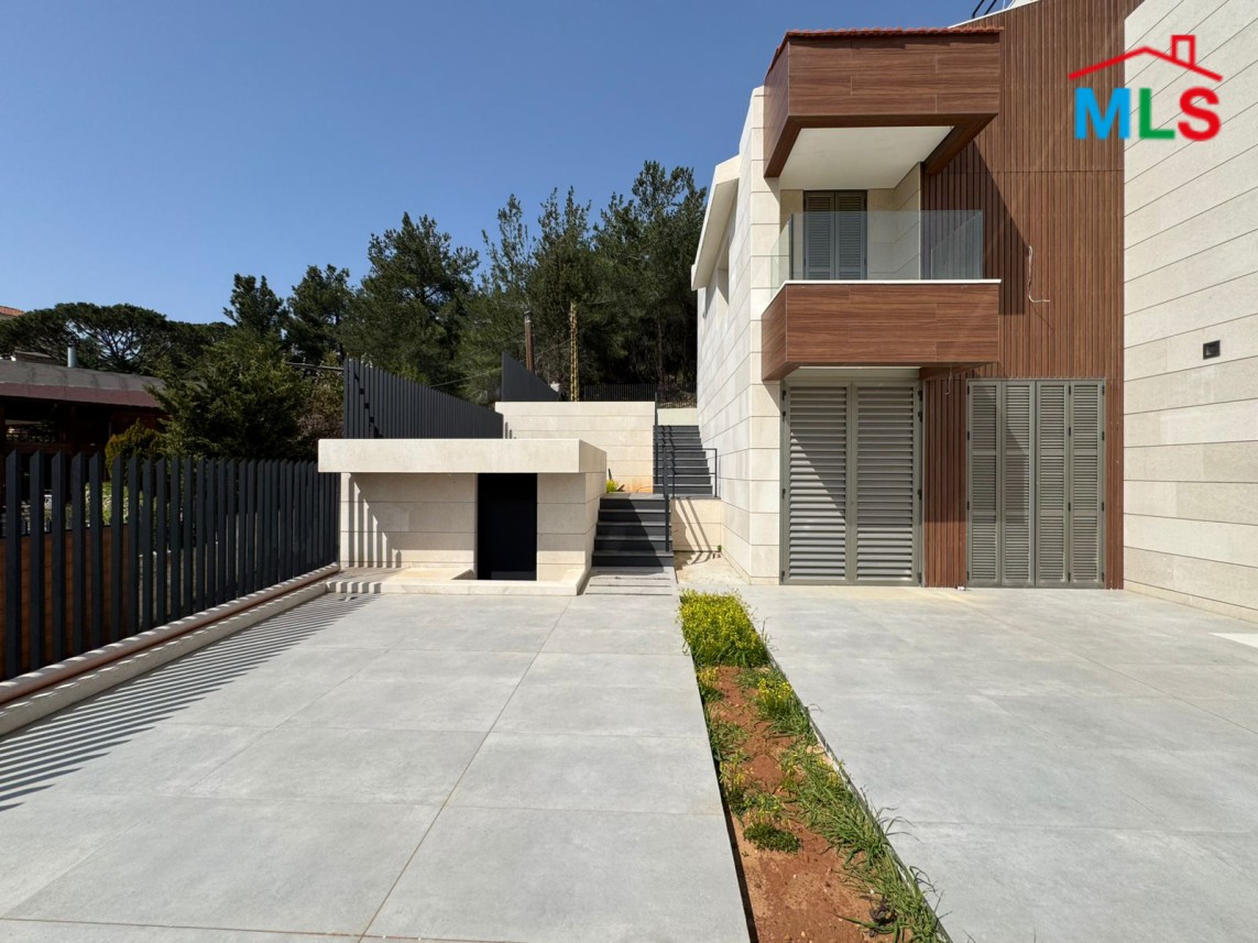 Modern High-End Finishing Villa For Sale in Baabdat