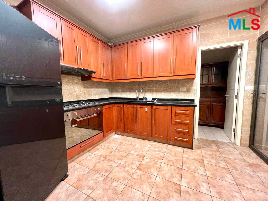 Bright Apartment For Sale in Achrafieh, Geitawi
