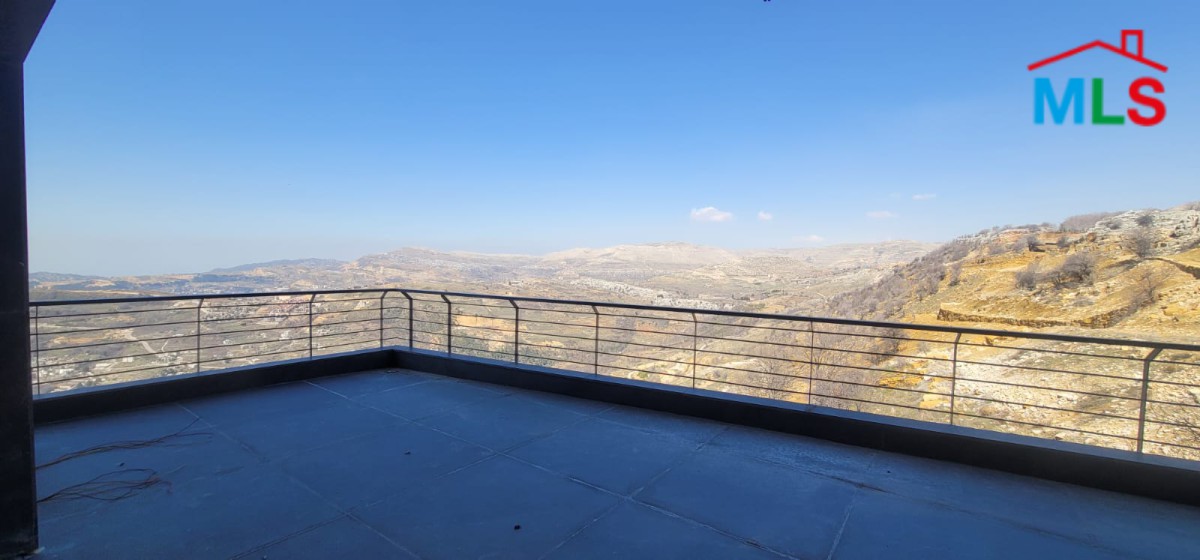 Duplex Luxurious Chalet With Garden For Sale In Fakra Club