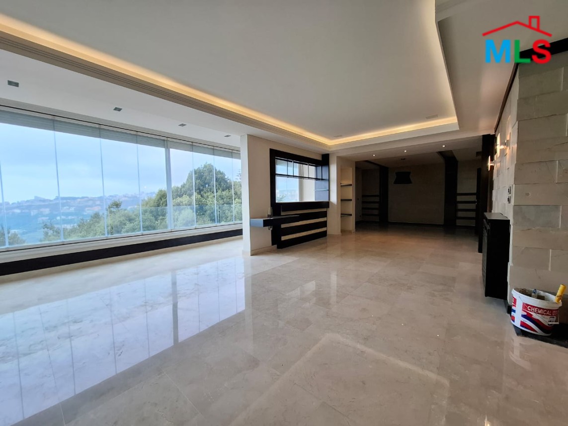 Lovely Duplex With Terrace & Mountain View For Sale in New Shayle