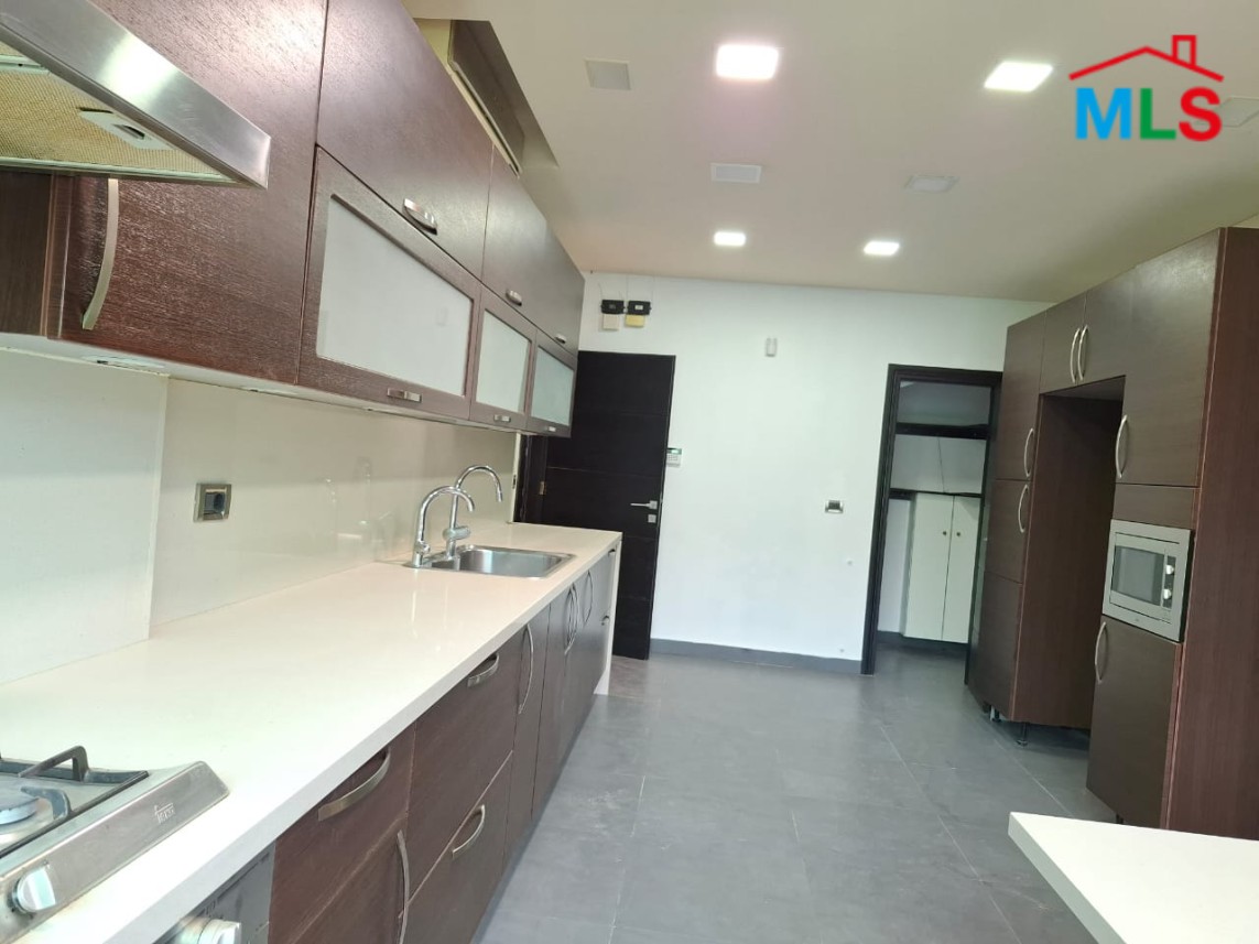 Lovely Duplex With Terrace & Mountain View For Sale in New Shayle
