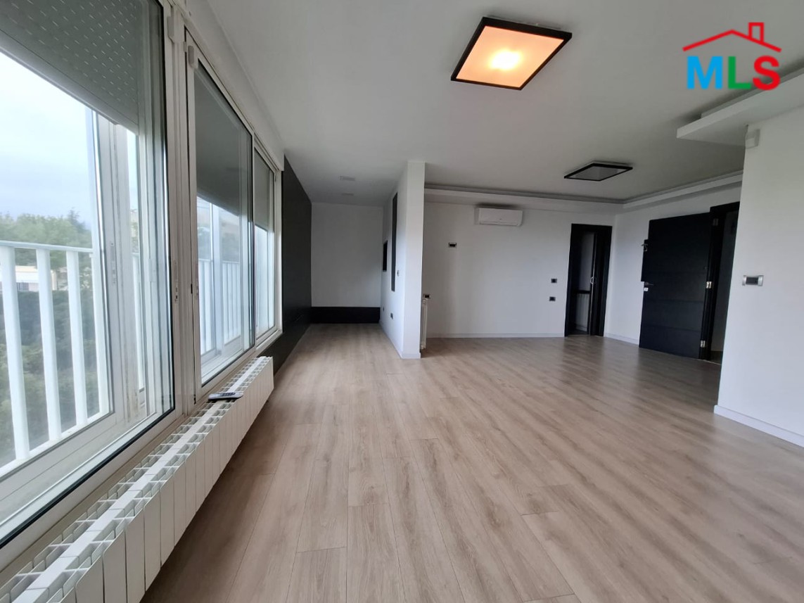 Lovely Duplex With Terrace & Mountain View For Sale in New Shayle