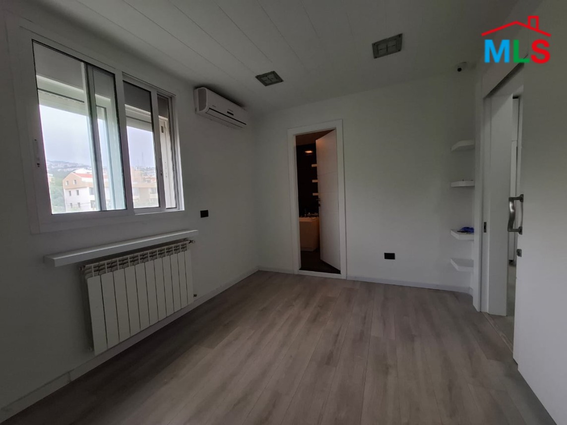 Lovely Duplex With Terrace & Mountain View For Sale in New Shayle