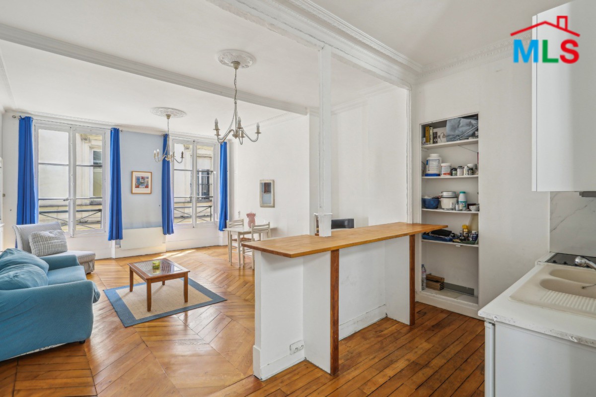 PIED-A-TERRE APARTMENT FOR SALE l ELYSEE / MADELEINE l PARIS 8ème, FRANCE - 58m2