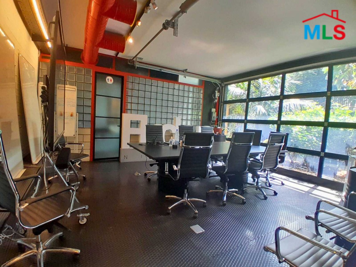 Stunning 300 SQM Ready to Move-In Office For Sale in Achrafieh