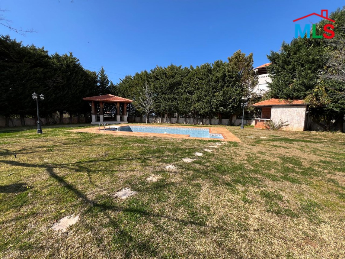 Semi-Furnished Amazing Villa With Pool For Sale in Fatqa